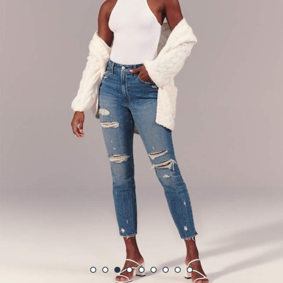 Abercrombie & Fitch Curve Love High Rise Distressed Mom Jeans Medium Wash 25 / 0 - Picture 4 of 12